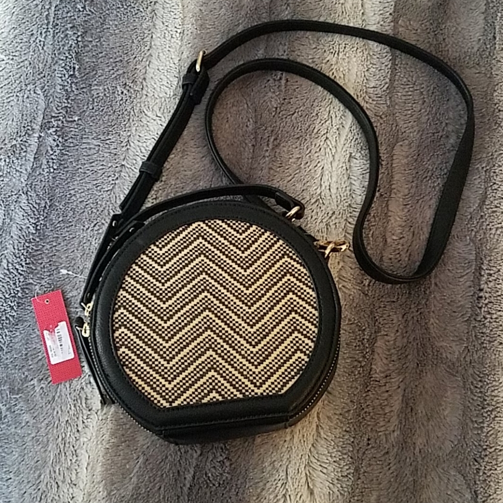 Kelly & Katie Black and Cream Crossbody Bag